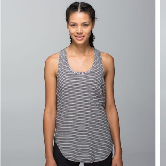 Lululemon Yogi Racerback Front Pocket Pinstripe Black & White Tank Size 6 - Picture 1 of 7